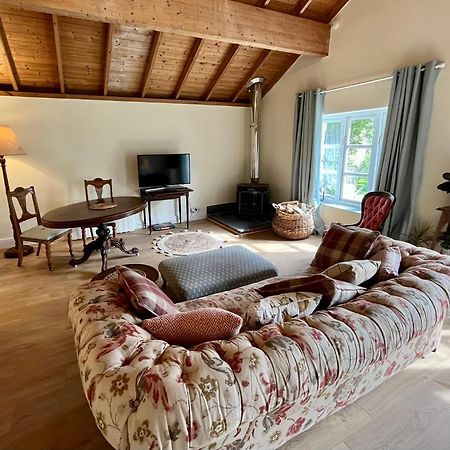 The Billiard Room - Cosy Country Retreat Abergavenny Exterior foto